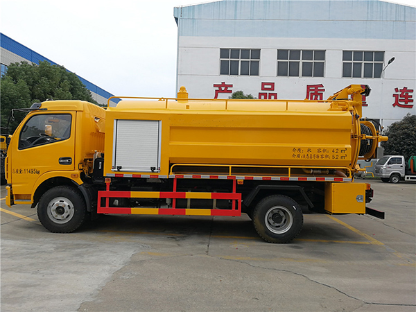 東風(fēng)多利卡8.5方清洗吸污車(chē)