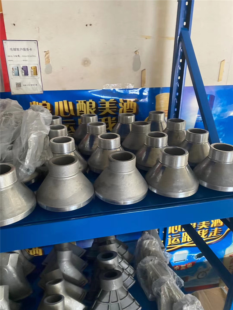 灑水車花灑（用于灑水車花灑蓮蓬頭，罐體右后高位花灑，樹木園林灌溉）