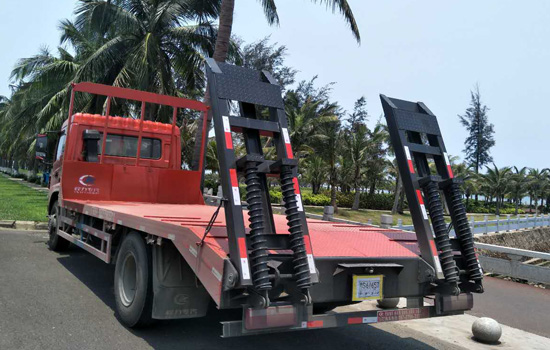 國五楚風(fēng)單橋挖機平板車