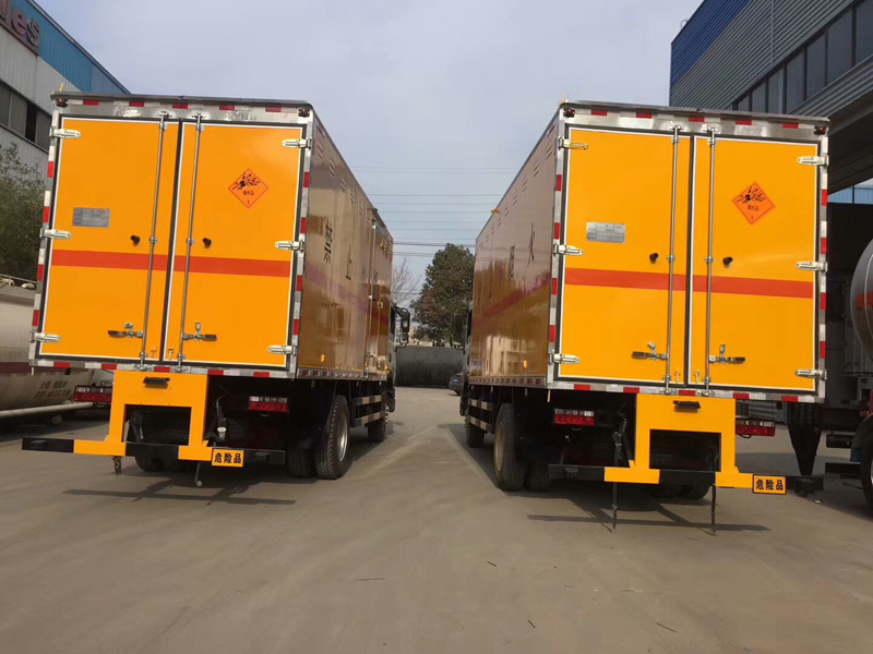 東風(fēng)6米3（9.9）爆破器材車