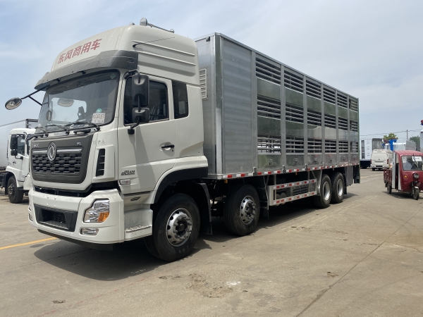 東風(fēng)天龍9.6米全鋁合金豬苗運(yùn)輸車