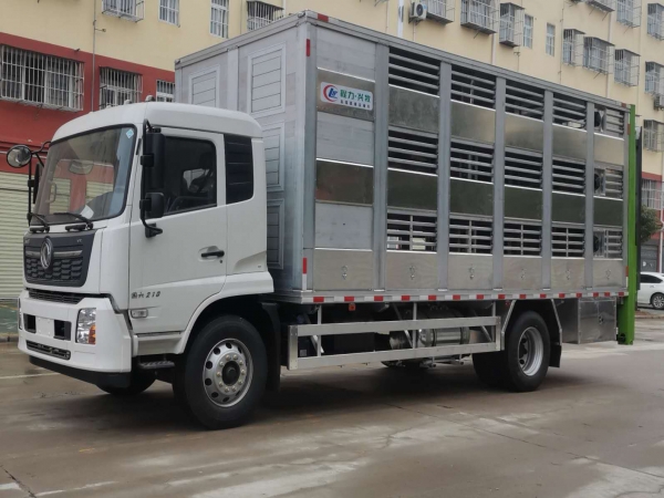 東風(fēng)天錦單橋6.8米全鋁合金豬苗運(yùn)輸車